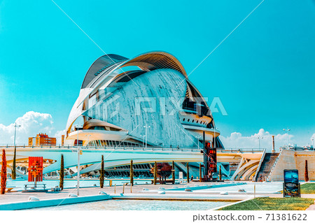 VALENCIA, SPAIN - SEPT 10 71381622