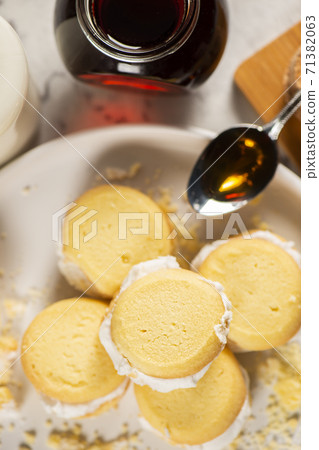 Melting Moments Biscuits Melting Moments Biscuits 71382063