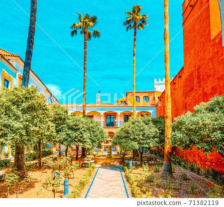 View of inner patio - Alcubilla Countryard (Patio de la Alcubill 71382119