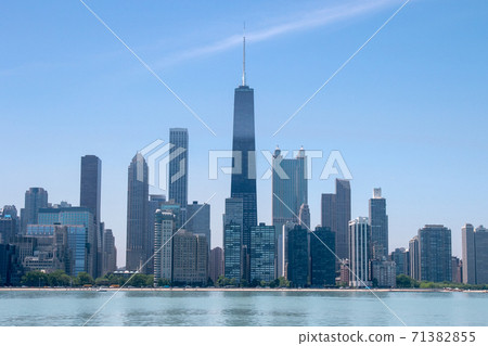 USA Illinois Chicago Lake Michigan and downtown 71382855