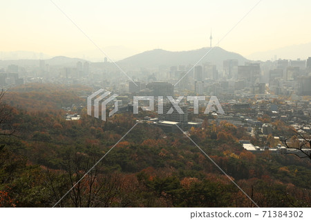 Hanyang, Doseong, Sunseong-gil, Seongbuk-dong, Waryong Park, autumn leaves Hanyang, Doseong, Sunseong-gil, Seongbuk-dong, Waryong Park, autumn leaves 71384302
