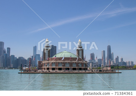 Chicago, Illinois, USA Downtown and Navy Pier 71384361