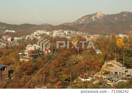 Hanyang, Doseong, Sunseong-gil, Bukhansan, Bohyeonbong, Autumn 71386242