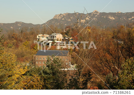 Hanyang, Doseong, Sunseong-gil, Bukhansan, Bohyeonbong, Autumn 71386261