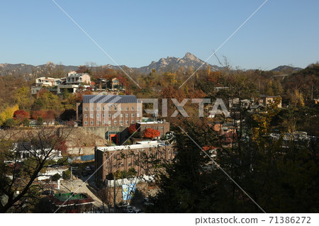 Hanyang, Doseong, Sunseong-gil, Bukhansan, Bohyeonbong, Autumn 71386272