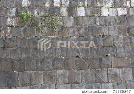 Stone wall scenery 71386847