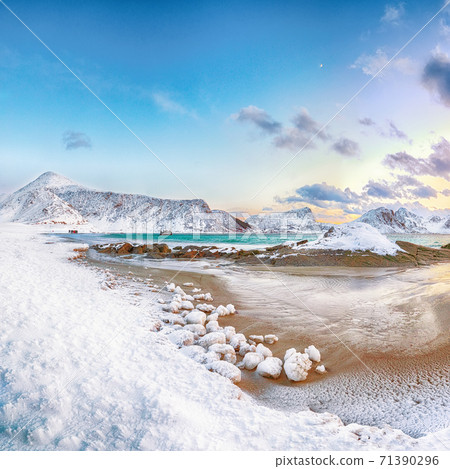 Fantastic winter view of Haukland beach during sunset Fantastic winter view of Haukland beach during sunset 71390296