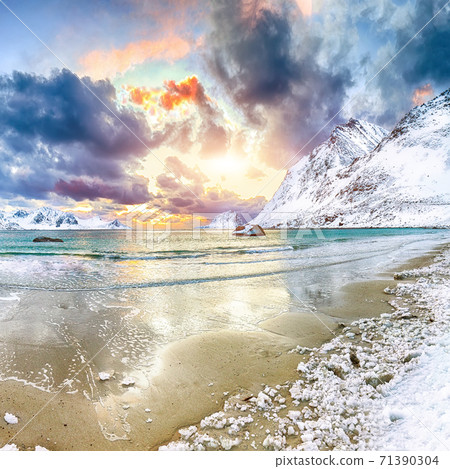 Fantastic winter view of Haukland beach during sunset Fantastic winter view of Haukland beach during sunset 71390304
