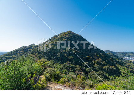 Mt. Otani seen from Mt. Jizou (Suma Alps, Mt. Takamikura) 71391845