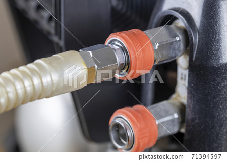 連接了空氣壓縮機的耦合器 71394597