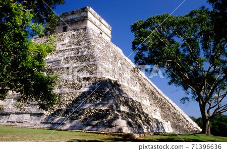 Chichen Itza and the blue sky Chichen Itza and the blue sky 71396636