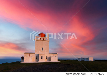 Incredible evening view of Dyrholaey Lighthouse Incredible evening view of Dyrholaey Lighthouse 71397627