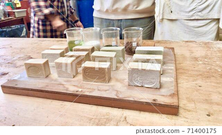 Various types of soap Various types of soap 71400175