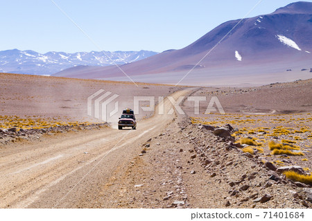 Bolivian dirt road view,Bolivia 71401684