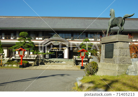 The main hall of Takayama Inari Shrine 71405213