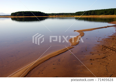 Quiet lakeside of Hirataki-numa Quiet lakeside of Hirataki-numa 71405628