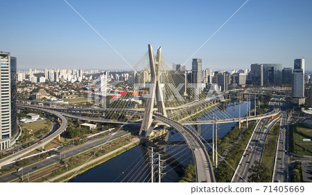 Estaiada bridge in Sao Paulo city, Brazil. Estaiada bridge in Sao Paulo city, Brazil. 71405669