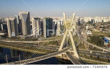 Estaiada bridge in Sao Paulo city, Brazil. Estaiada bridge in Sao Paulo city, Brazil. 71405678
