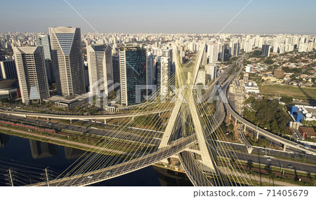 Estaiada bridge in Sao Paulo city, Brazil. Estaiada bridge in Sao Paulo city, Brazil. 71405679