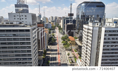 Avenida Paulista (Paulista avenue), Sao Paulo city, Brazil Avenida Paulista (Paulista avenue), Sao Paulo city, Brazil 71406407