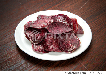Purple potato chip Purple potato chip 71407535