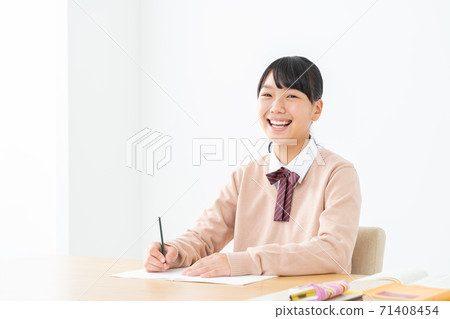 初中生，高中生，婦女學習，參加考試，學習 71408454