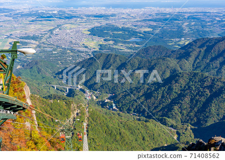 View from the summit of Mt. Gozaisho in autumn colors in Komono Town, Mie Prefecture Red gondola on the Gozaisho Ropeway View from the summit of Mt. Gozaisho in autumn colors in Komono Town, Mie Prefecture Red gondola on the Gozaisho Ropeway 71408562