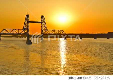 大川市築後川商會大橋的夜景 大川市築後川商會大橋的夜景 71409770