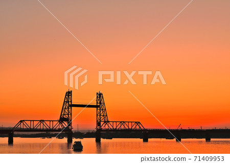 大川市築後川商會大橋的夜景 大川市築後川商會大橋的夜景 71409953