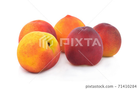 Fresh of Peach isolated on white background Fresh of Peach isolated on white background 71410284