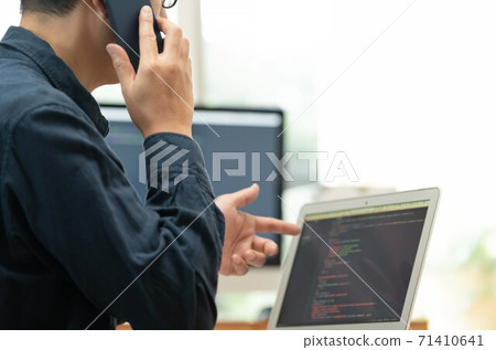 Male system engineer [at hand] 71410641