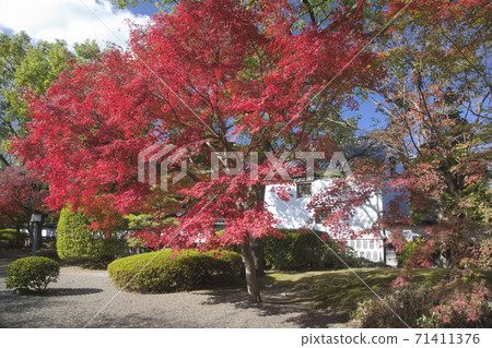 Hosokawa Yukibe Residence Entrance 71411376