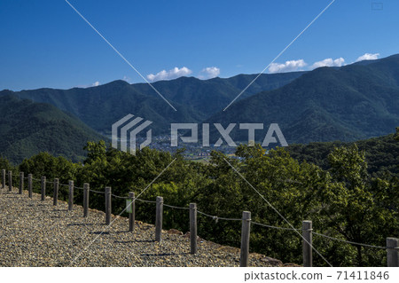 長野縣千曲市信州從秋森將軍塚岡風看的長野市松代山附近 長野縣千曲市信州從秋森將軍塚岡風看的長野市松代山附近 71411846