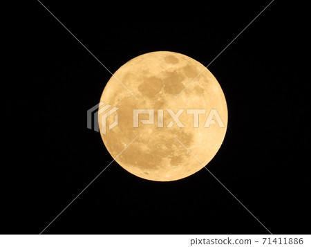 full moon with the dark sky 71411886
