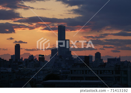 Abeno Harukas and evening view taken from near Shuntokumichi Station 71413192