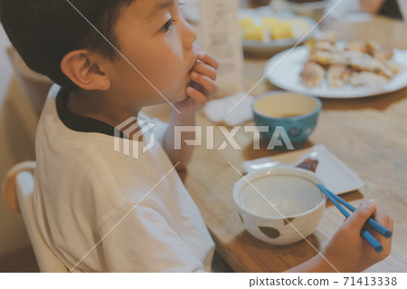 younger, person, dietary 71413338