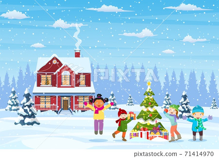kids decorating a Christmas tree 71414970