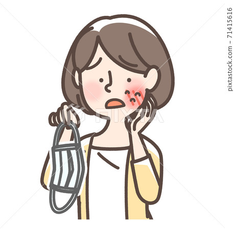 一個戴著口罩皮膚有問題的女人 71415616