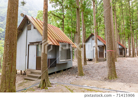 Campground Bungalow 71415906