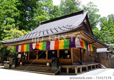 Koyasan Oku-no-in Gomado (Koya-cho, Ito-gun, Wakayama Prefecture) Koyasan Oku-no-in Gomado (Koya-cho, Ito-gun, Wakayama Prefecture) 71417179