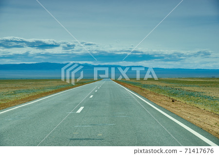 Road in Gobi Desert 71417676