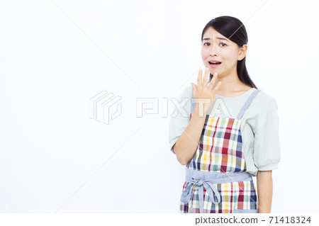 30s female white background portrait 30s female white background portrait 71418324