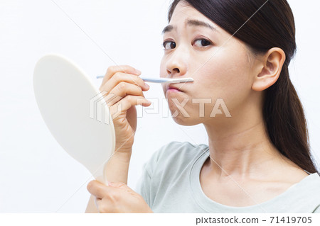 30多歲的女性護理廢發 71419705