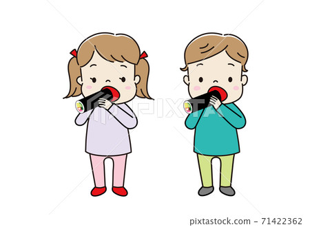 Setsubun Children eating Ehomaki 71422362