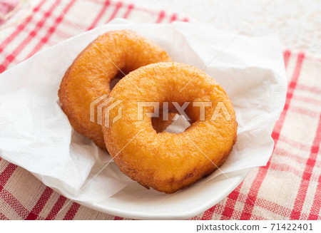 Soy milk donut 71422401