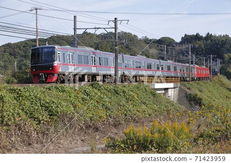Meitetsu 3300 series express bound for Utsumi Meitetsu 3300 series express bound for Utsumi 71423959