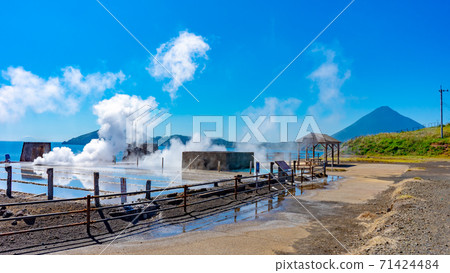 山川鹽廠和凱蒙山的遺跡 71424484