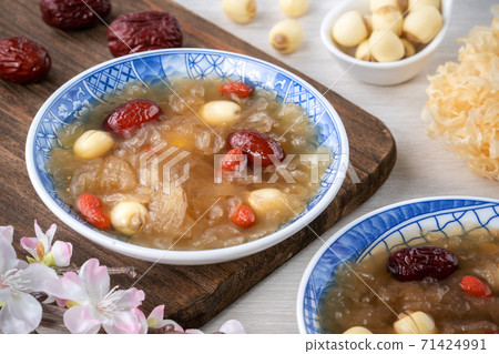 白木耳 銀耳 蓮子 紅棗 枸杞 湯 甜湯 snow fungus soup トレメラスープ 71424991