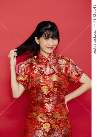 Asian woman wear Chinese dress with action 71426143