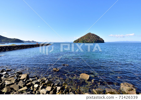 Asamushi Onsen coastal scenery Yunoshima, the symbol of Asamushi Onsen, Aomori City 71426339